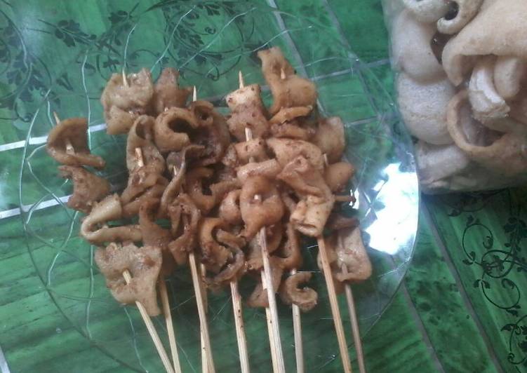 sate cecek (kulit sapi)