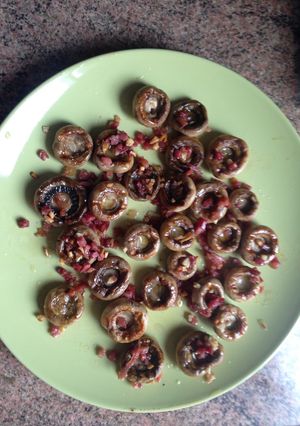 Una foto de Champiñones a la plancha con jamón