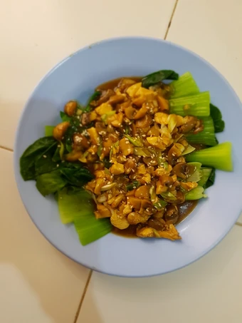 Easy Ways Prepare Recipes Pokcoi with Chicken mushroom sauce the Delicious So Delicious.