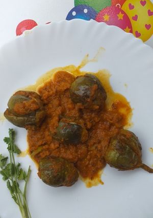 भरवा बैंगन (Bharva baingan recipe in Hindi) रेसिपी मुख्य फोटो