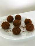 Protein balls with cinnamonBolitas de proteína con canela