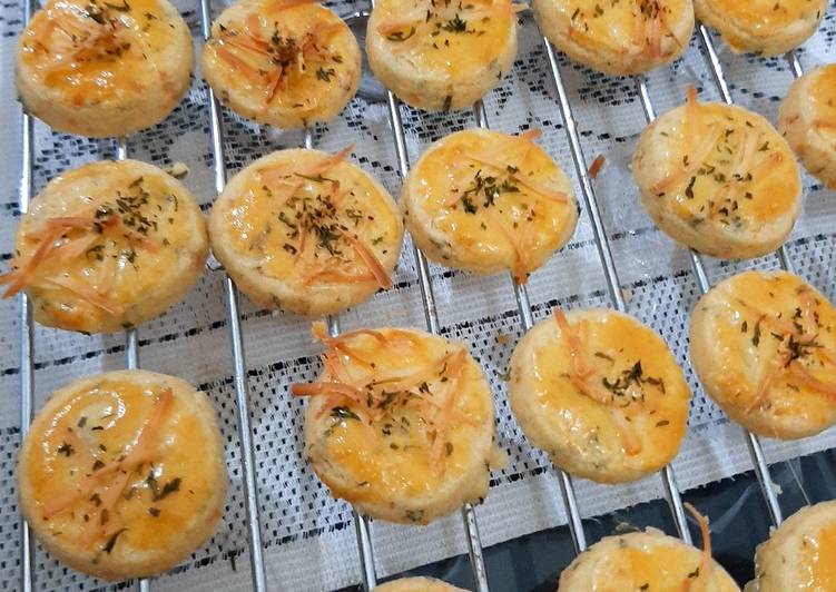 Cara Gampang Membuat Garlic cheese cookies Anti Gagal