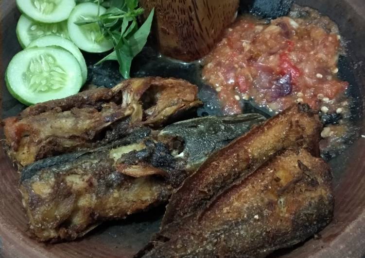 Resep Pecel lele sambel terasi segar yang Menggugah Selera