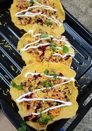 A picture of Masala papad.