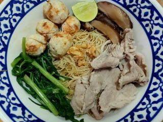 เส้นหมี่คลุก