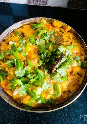વઘારેલો રોટલો(vaghrelo rotlo recipe in Gujarati) રેસીપી મુખ્ય ફોટો