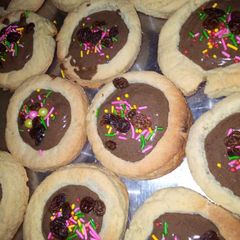 A picture of Cup cookies.