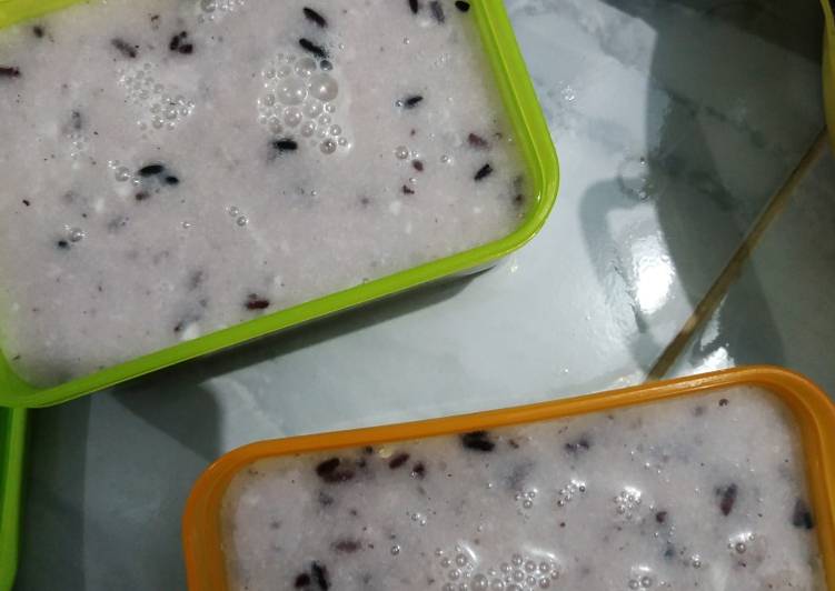Es potong ketan hitam