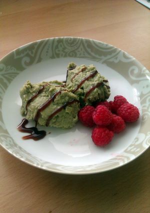 A picture of Vickys Vanilla / Chocolate Avocado Ice Cream, GF DF EF SF NF.