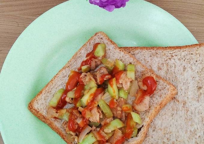 Sandwich roti gandum ayam popcorn teflon