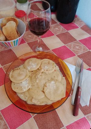 Una foto de Sorrentinos de zanahoria y boniato con crema de champiñones