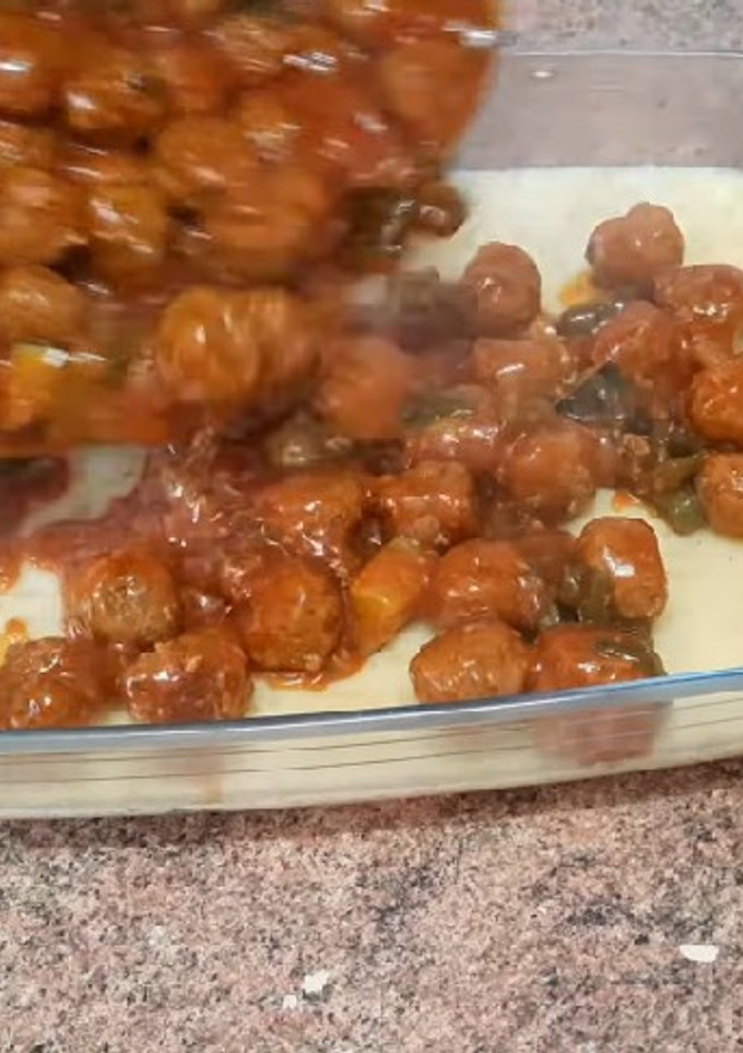 Una foto de Guiso de albóndigas con patatas/receta rica y rápida