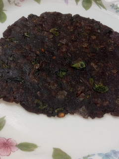 ராகி முருங்கைக்கீரை அடை (Raagi murunkai keerai adai recipe in tamil) செய்முறை முக்கிய புகைப்படம்
