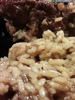 Una foto de Lomo al curry con arroz