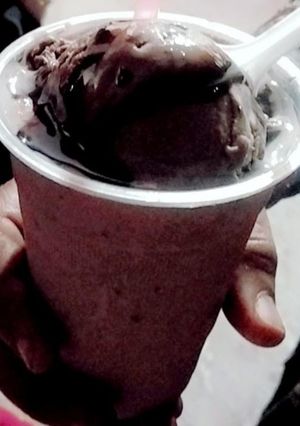 A picture of Vanilla Chocolate Shake.