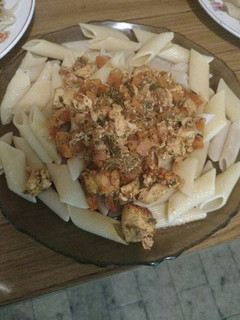 Una foto de Pollo al Curry con Fideos