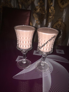 A picture of Watermelon and banana milkshake#Zoo.