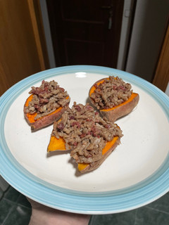 Una foto de Boniatos rellenos de carne picada