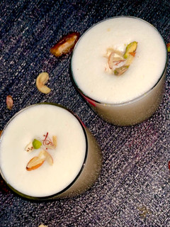 டிரை ஃப்ரூட் மில்க் ஷேக் (Dryfruit milkshake recipe in tamil) செய்முறை முக்கிய புகைப்படம்