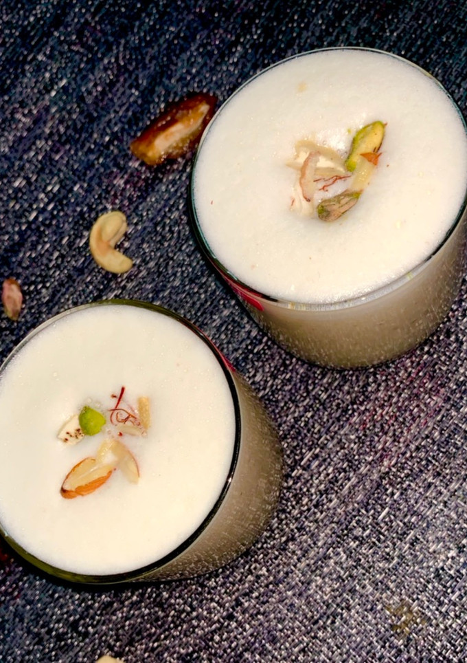 டிரை ஃப்ரூட் மில்க் ஷேக் (Dryfruit milkshake recipe in tamil) செய்முறை முக்கிய புகைப்படம்