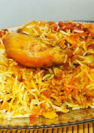 A picture of Street style chicken biryani.