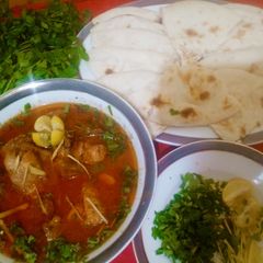 A picture of Shan chicken nihari.