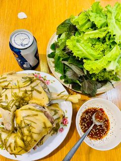 Hình của món Gà hấp muối sả.