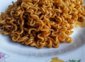Foto resep Mie Gaga 100 extra pedas goreng Chipotle #ReviewMieInstan