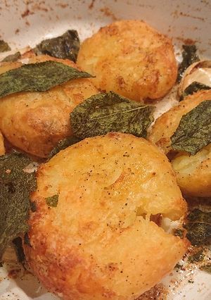 A picture of Sage Roasted Potatoes.