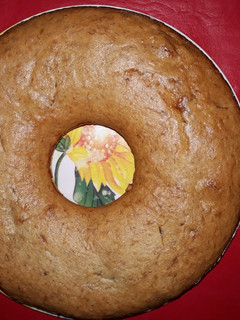 Una foto de Torta de banana rellena con dulce de leche