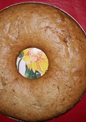 Una foto de Torta de banana rellena con dulce de leche