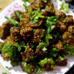A picture of Palak methi muthiya.