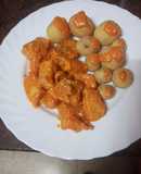 Pescado con mojo de pimiento y tomate asado y papas arrugás