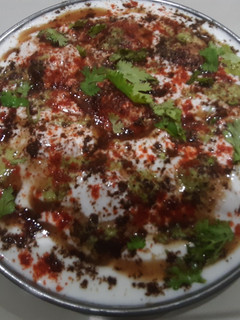 દહીં વડા (Dahiwada Recipe In Gujarati) રેસીપી મુખ્ય ફોટો