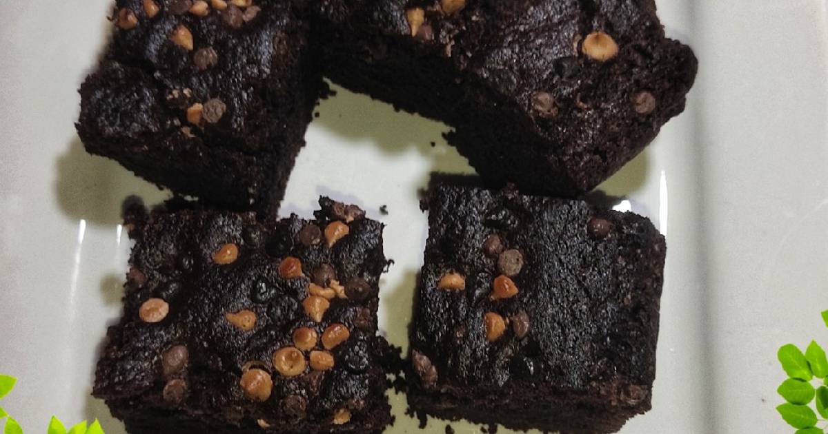 Chocolate Chip Brownie Recipe by Bushra Mazhar Cookpad
