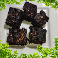 A picture of Chocolate Chip Brownie.