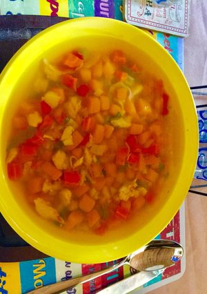 Una foto de 🍲 Sopa de verduras y merluza 🍁🍂