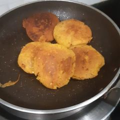 A picture of Chicken shami kabab.