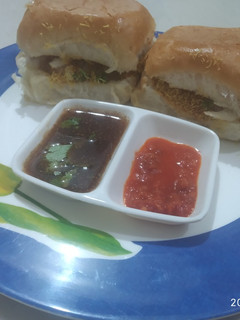 કચ્છી દાબેલી (kachhi dabeli recipe in gujarati) રેસીપી મુખ્ય ફોટો