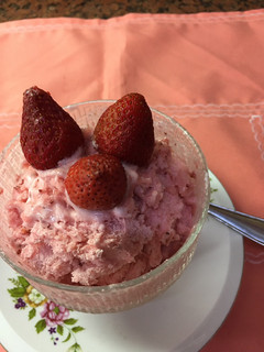 Una foto de Mousse de frutillas