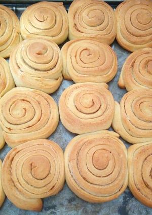 A picture of Chelsea buns.