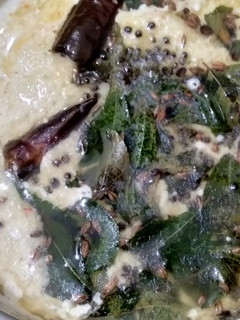 தேங்காய் சட்னி (Thenkaai chutney recipe in tamil) செய்முறை முக்கிய புகைப்படம்
