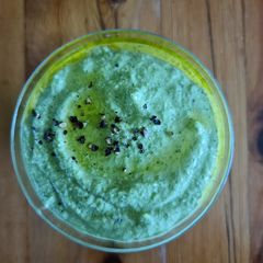 A picture of Garden peas and basil pesto.