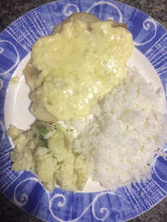 Una foto de Filete de tilapia en salsa de queso