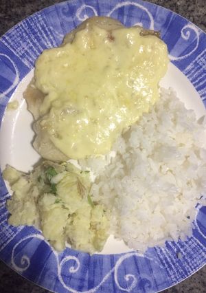 Una foto de Filete de tilapia en salsa de queso