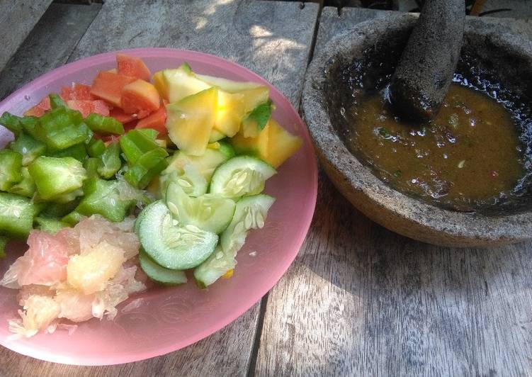 Langkah memasak Rujak buah gurih