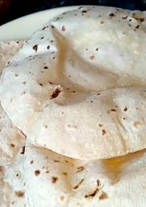 रोटी (roti recipe in Hindi) रेसिपी मुख्य फोटो