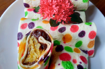 Cara Bikin Dadar Gulung Polkadot Isi Pisang dan Vla Coklat Praktis