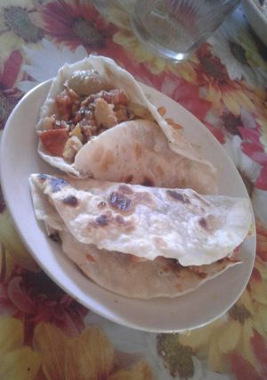 Una foto de Tacos ARGENTOS. de verdura y Atún