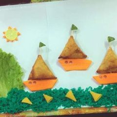 A picture of Samosa ships.